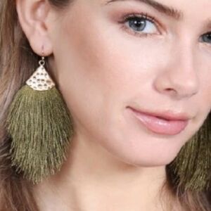 Elegant Olive Tassel By Mestiere